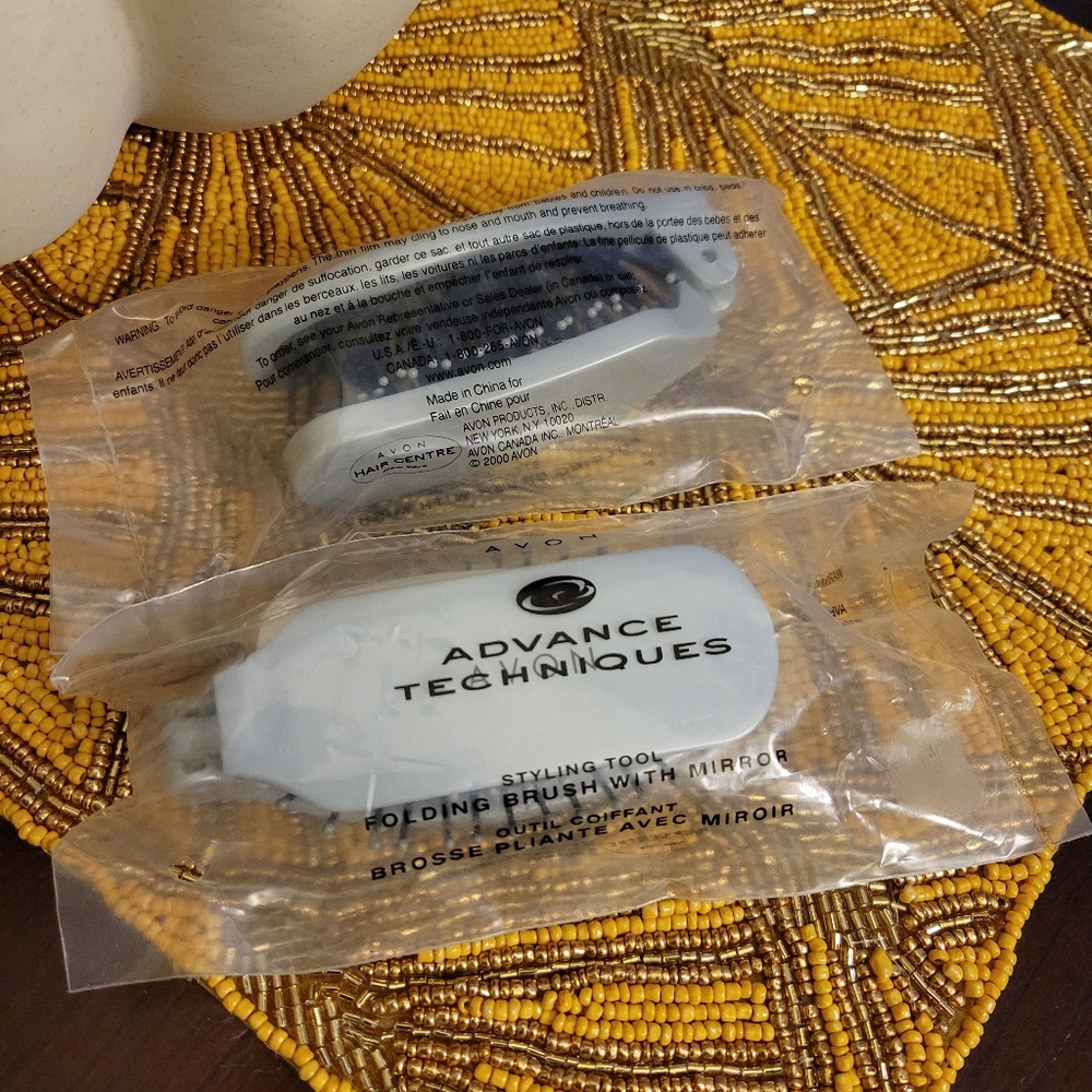AVON Advance Techniques Folding Brush with Mirror Bundle of 2